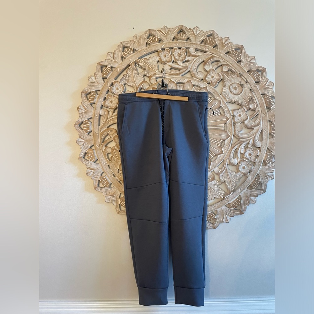 American Eagle Men’s Gray Joggers